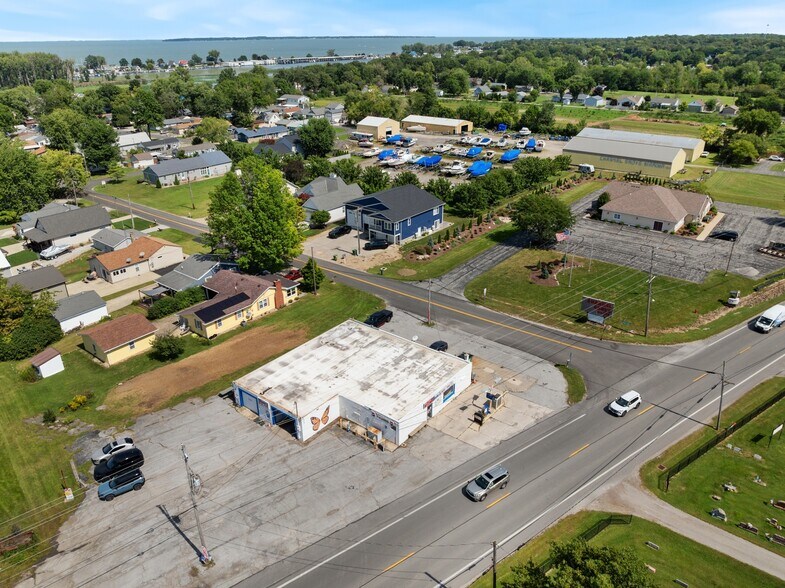 Primary Photo Of 7697 E Harbor Rd, Lakeside Marblehead Convenience Store For Sale