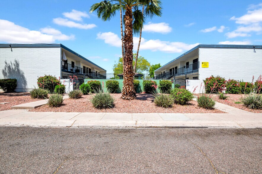 Primary Photo Of 1942 W Berridge Ln, Phoenix Apartments For Sale