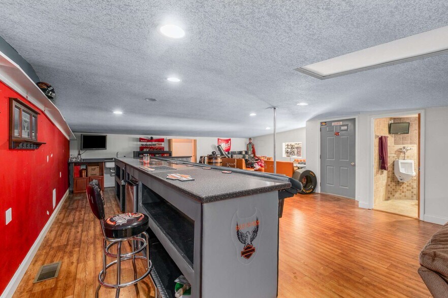 More Photos Of 456 Lakewood Park Rd, Beechgrove General Retail For Sale