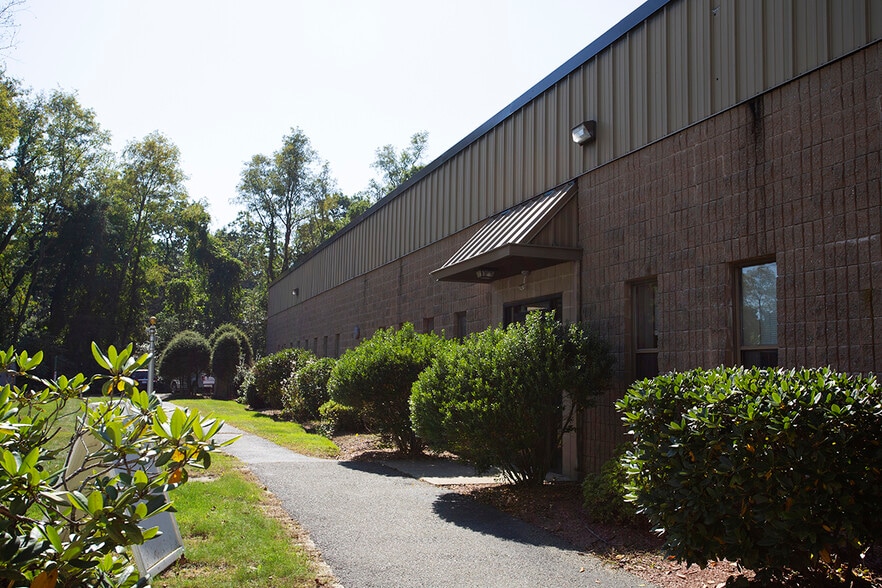 More Photos Of 100 Domino Dr, Concord Flex For Lease