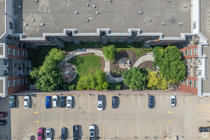 More Photos Of 9750 Crescent Park Cir, Orland Park Apartments For Lease