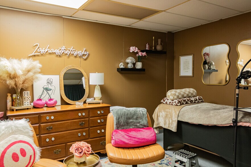 More Photos Of 900 W WM J Bryan Pky, Bryan Schools For Sale