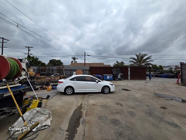 More Photos Of 4520 S Western Ave, Los Angeles General Retail For Sale