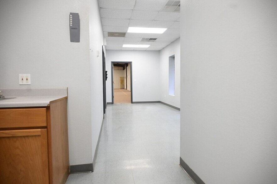 More Photos Of 3611 E State Highway 158, Midland Unknown For Lease