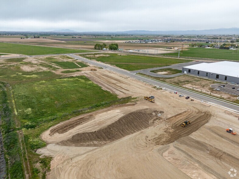 More Photos Of 17540 Midland Blvd, Nampa Unknown For Lease