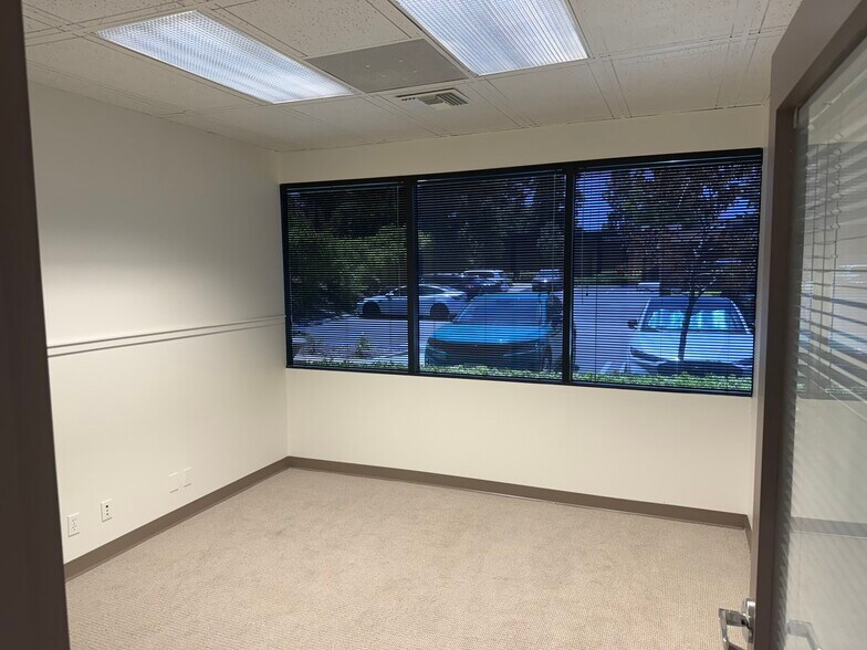 More Photos Of 23191-23193 La Cadena Dr, Laguna Hills Office For Sale