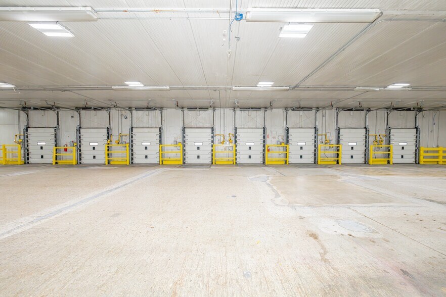 More Photos Of 18770 NE 6th Ave, Miami Refrigeration Cold Storage For Lease
