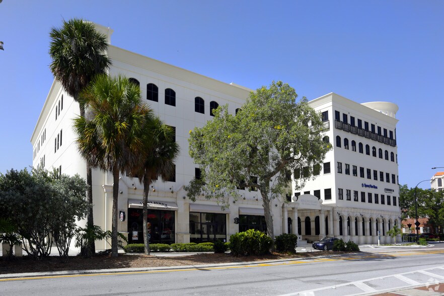 More Photos Of 1626 Ringling Blvd, Sarasota Office For Lease