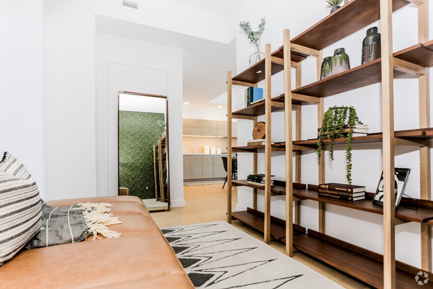 More Photos Of 1200 S Figueroa St, Los Angeles Apartments For Lease