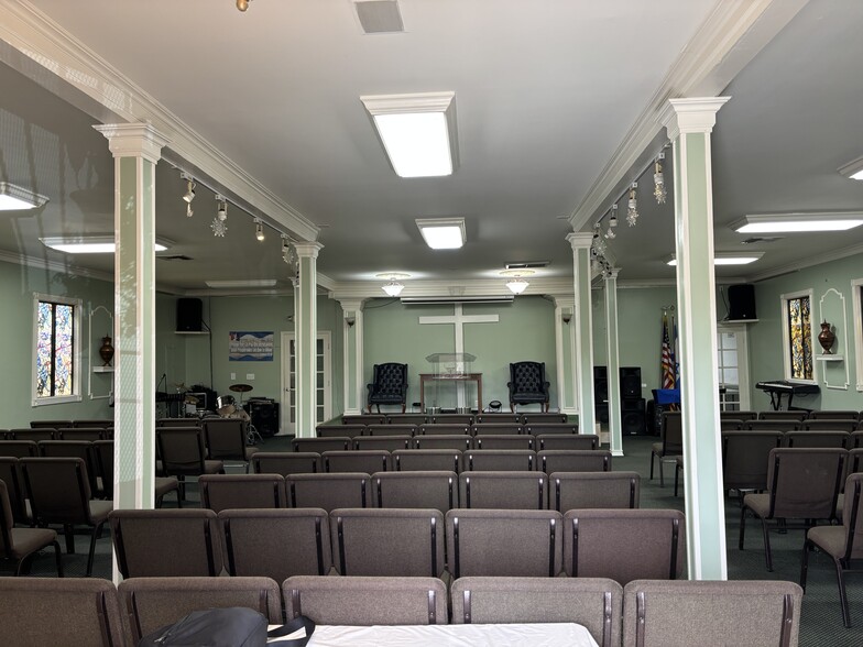 More Photos Of 6416 Corona Ave, Bell Religious Facility For Sale