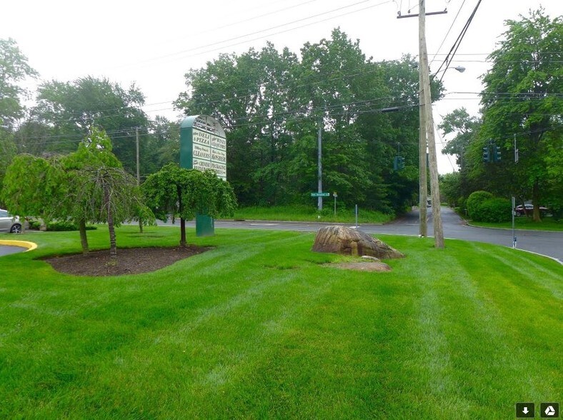 More Photos Of 368 New Hempstead Rd, New City General Retail For Sale