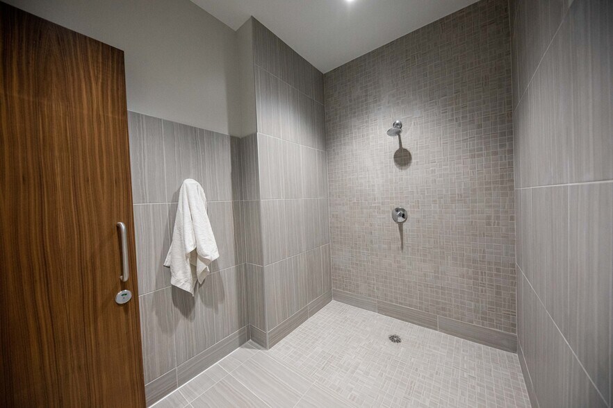 More Photos Of 2401 Cedar Springs Rd, Dallas Office For Lease