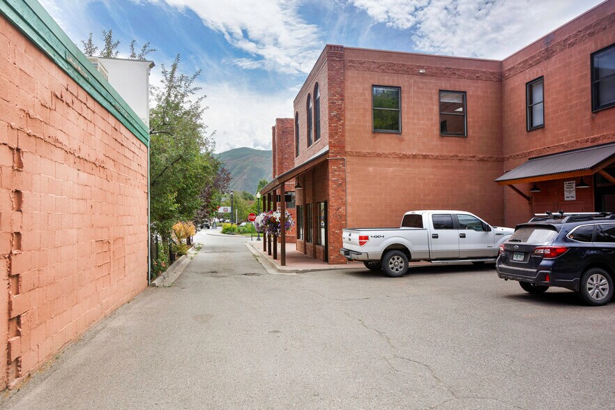 More Photos Of 110 Midland Ave, Basalt Office Residential For Lease