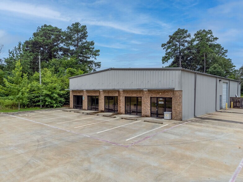 More Photos Of 405 Enterprise St, Longview Warehouse For Sale
