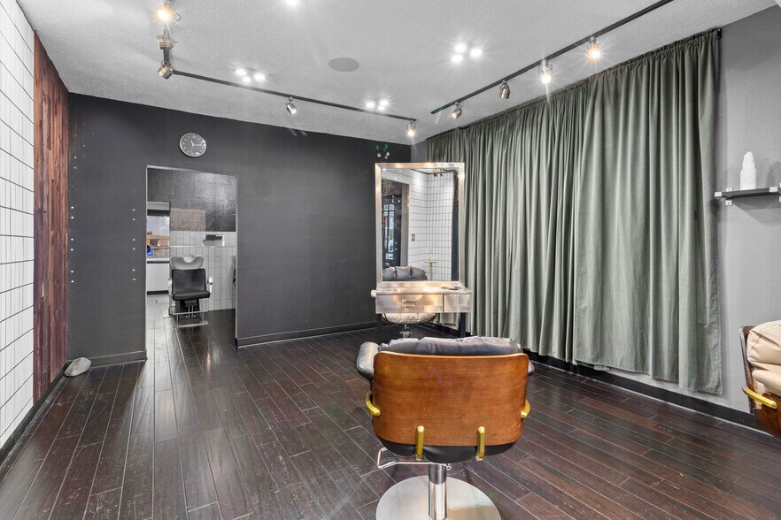 More Photos Of 5130 N Lombard St, Portland Freestanding For Sale