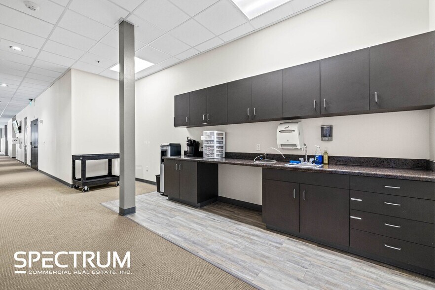 More Photos Of 25106 Avenue Tibbitts, Valencia Loft Creative Space For Sale