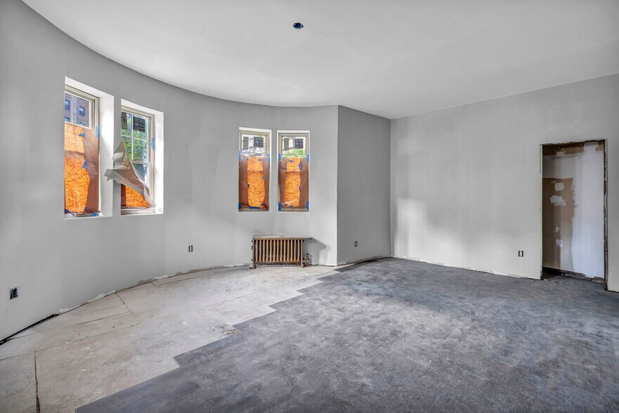 More Photos Of 12065 Edgewater Dr, Lakewood Apartments For Sale
