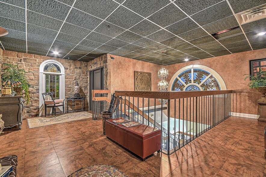 More Photos Of 220 Broad St, Kingsport Flex For Sale