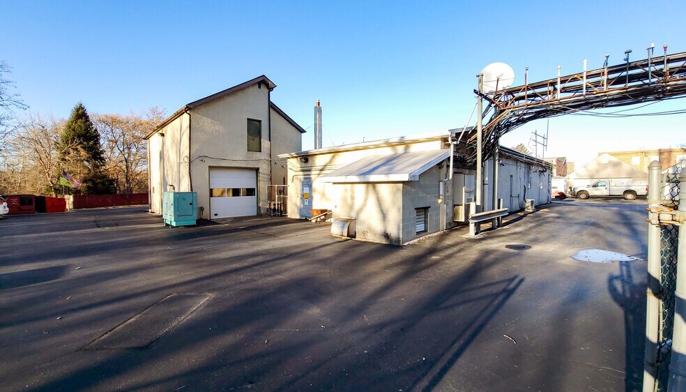 More Photos Of 940 Eddystone Ave, Eddystone Warehouse For Sale