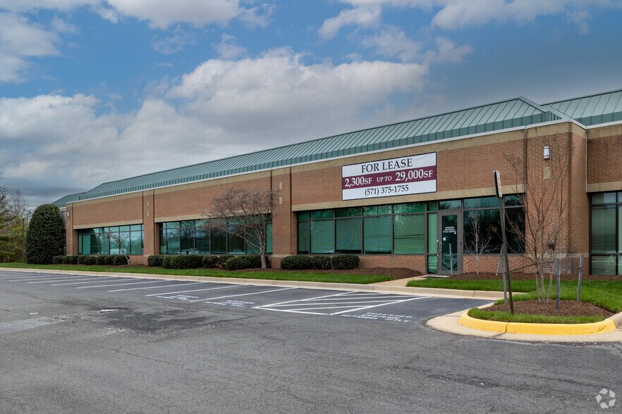 More Photos Of 4090 Lafayette Center Dr, Chantilly Office For Lease