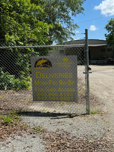 More Photos Of 300 S Main St, Darlington Warehouse For Sale