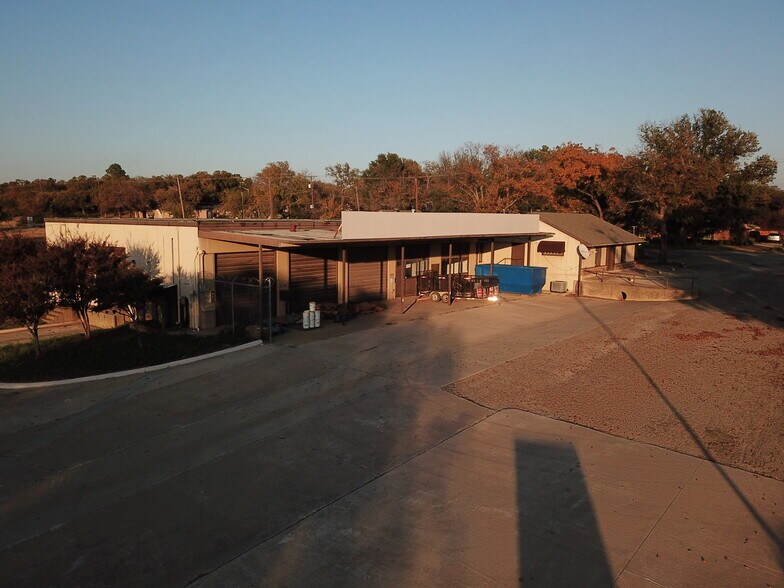 More Photos Of 2700 James St, Denton Warehouse For Lease