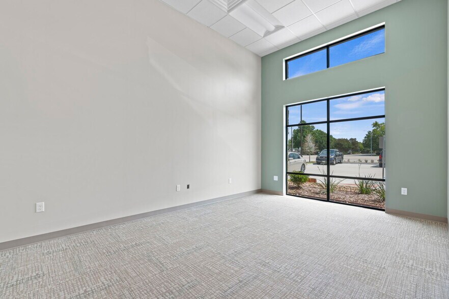 More Photos Of 2751 S Loop 336 W, Conroe Office For Sale