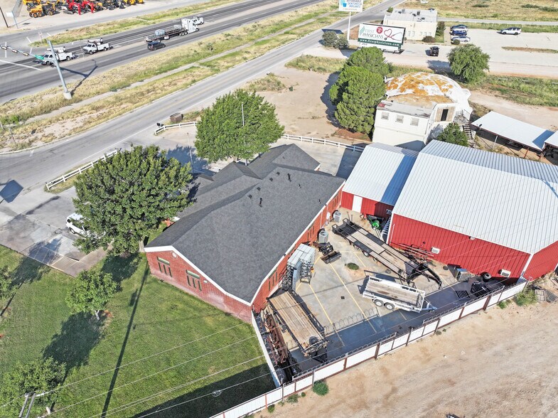 More Photos Of 327 SE Loop 338, Odessa Flex For Lease