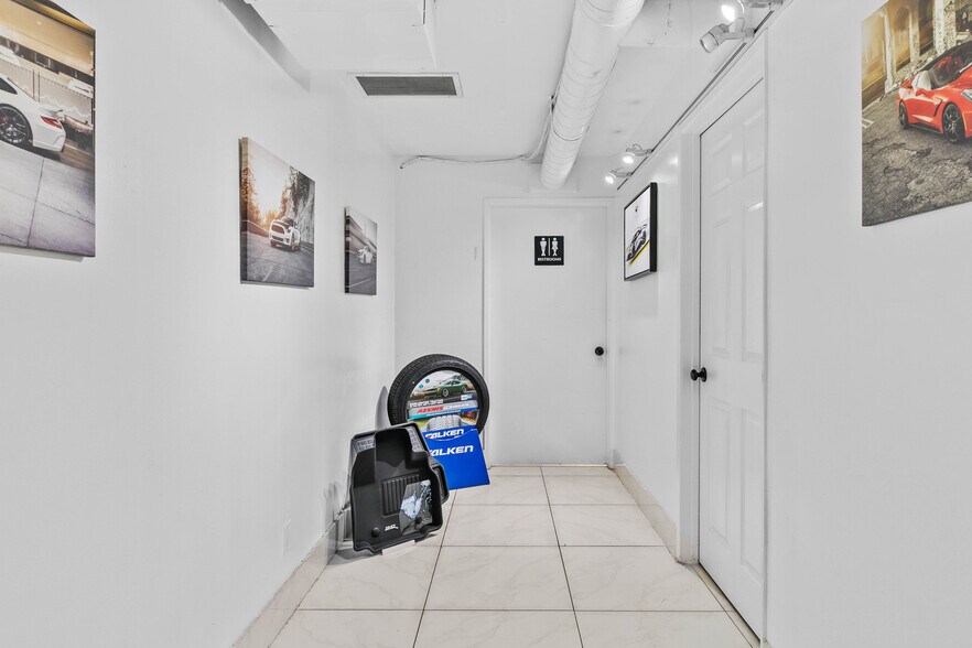 More Photos Of 3133 W Burbank Blvd, Burbank Coworking Space