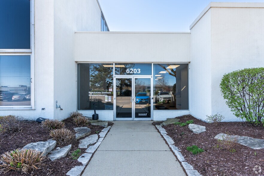 More Photos Of 6201-6299 W Howard St, Niles Light Manufacturing For Lease