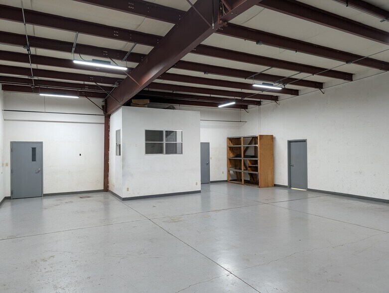 More Photos Of 4085 Pepperell Way, Dublin Distribution For Sale