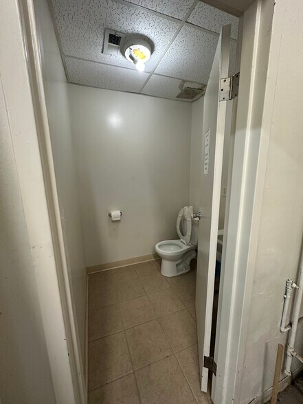More Photos Of 7255 Industrial Park Blvd, Mentor Manufacturing For Lease