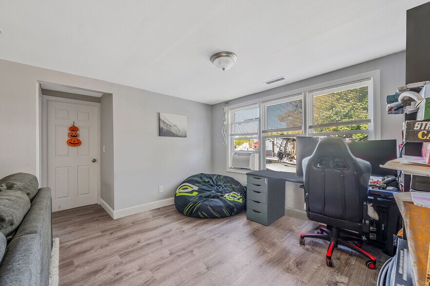 More Photos Of 504 Fire Island Ave, Babylon Flex For Sale