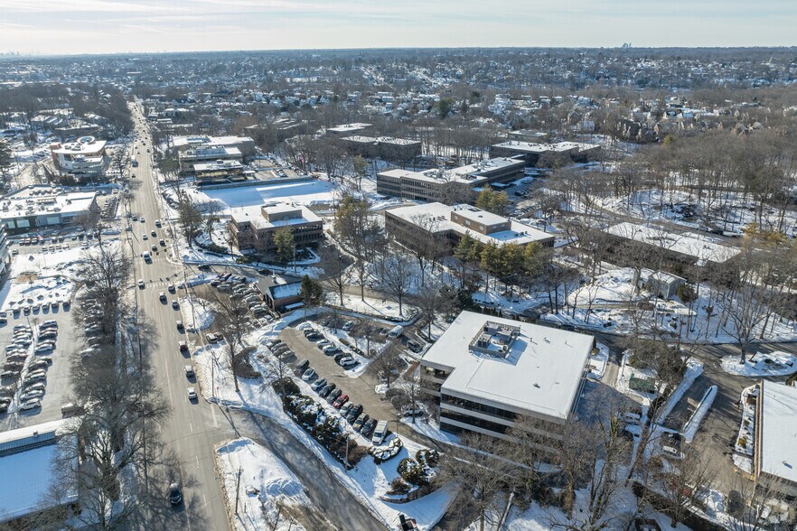 More Photos Of 15 Valley Dr, Greenwich Medical For Lease