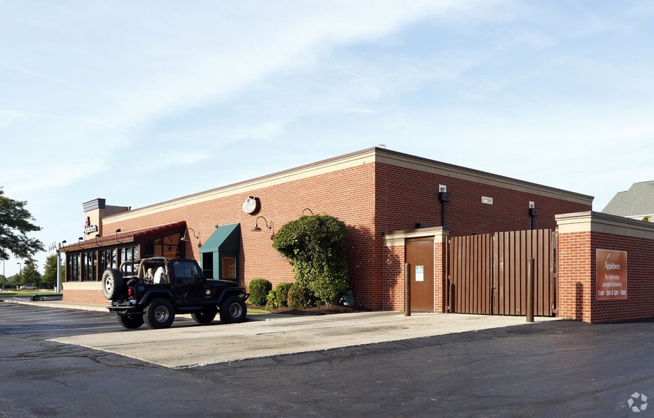 More Photos Of 531 W Dussel Dr, Maumee Restaurant For Sale