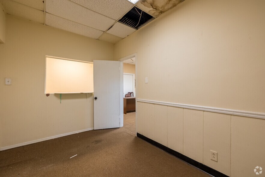 More Photos Of 2192 Campbellton Rd, Atlanta Unknown For Sale