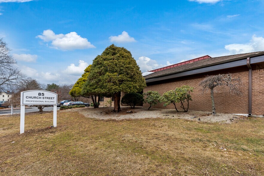 More Photos Of 85 Church St, Middletown Medical For Sale