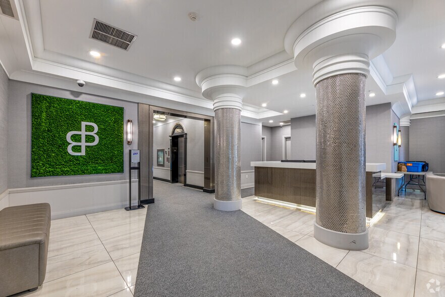 More Photos Of 925 Bay St, Toronto Apartments For Lease