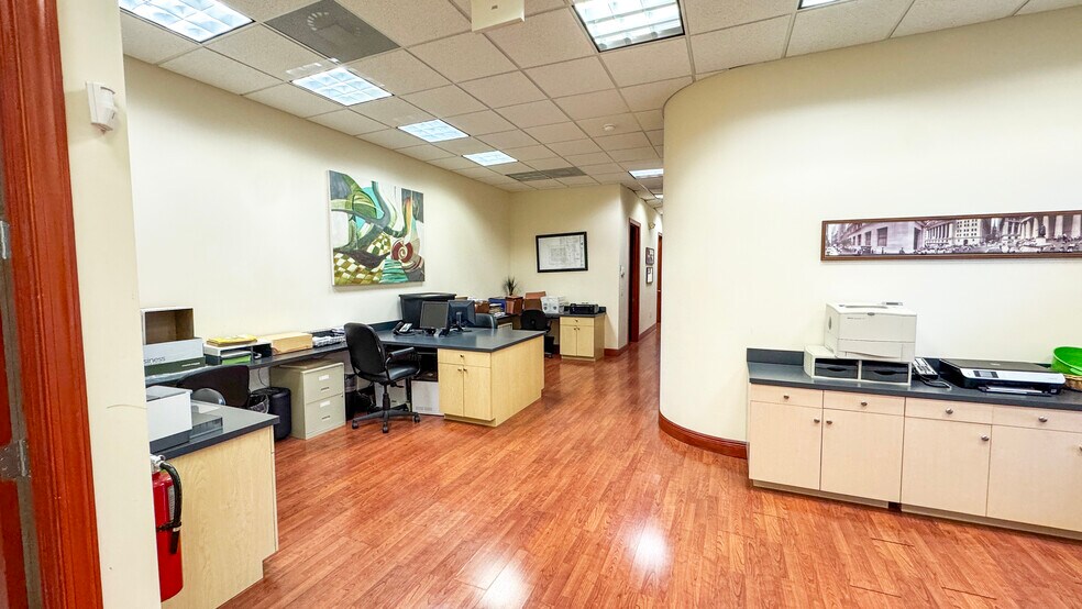 More Photos Of 401-425 NW 10th Ter, Hallandale Beach Flex For Sale