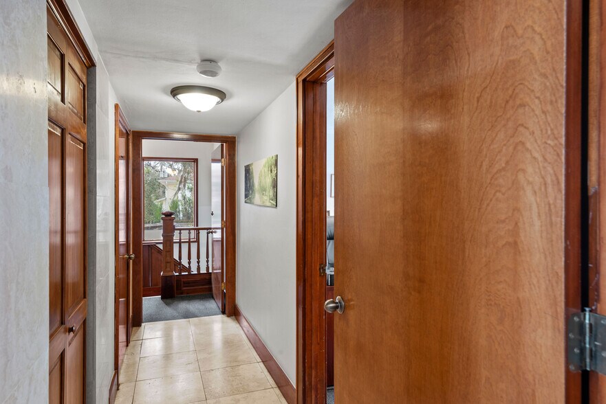 More Photos Of 123 Live Oak Ave, Daytona Beach Office Residential For Sale