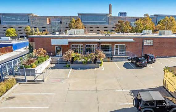 More Photos Of 2500 W Pennway St, Kansas City Flex For Sale