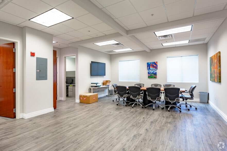 More Photos Of 950 Peninsula Corporate Cir, Boca Raton Office For Lease