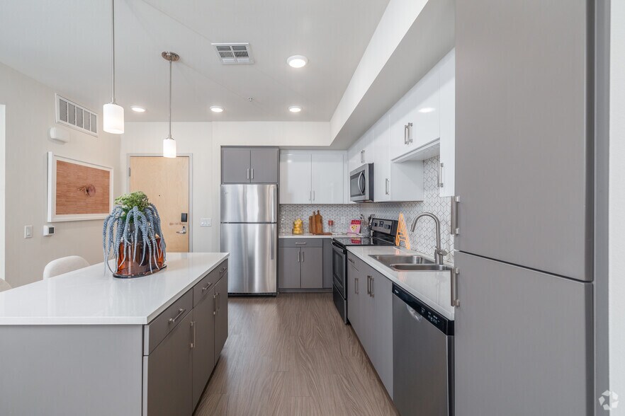 More Photos Of 899 Traction Ave, Los Angeles Apartments For Lease