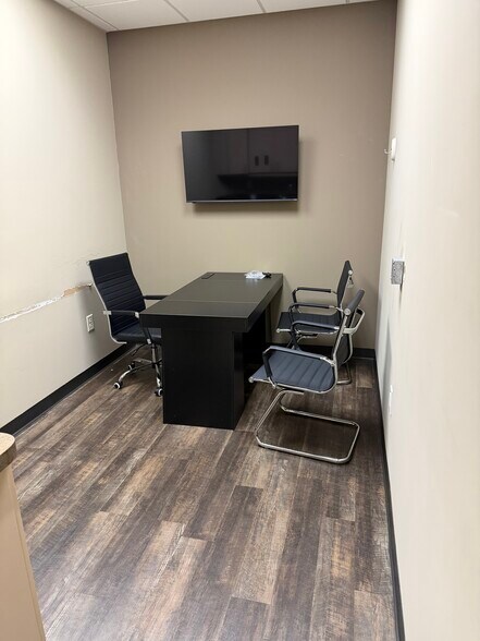 More Photos Of 670 Johnson Ferry Rd, Marietta Medical For Lease