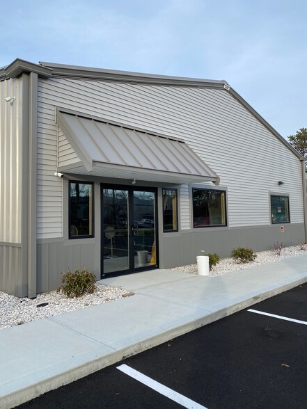 Primary Photo Of 11 Evergreen Cir, Mashpee Storefront Retail Office For Lease