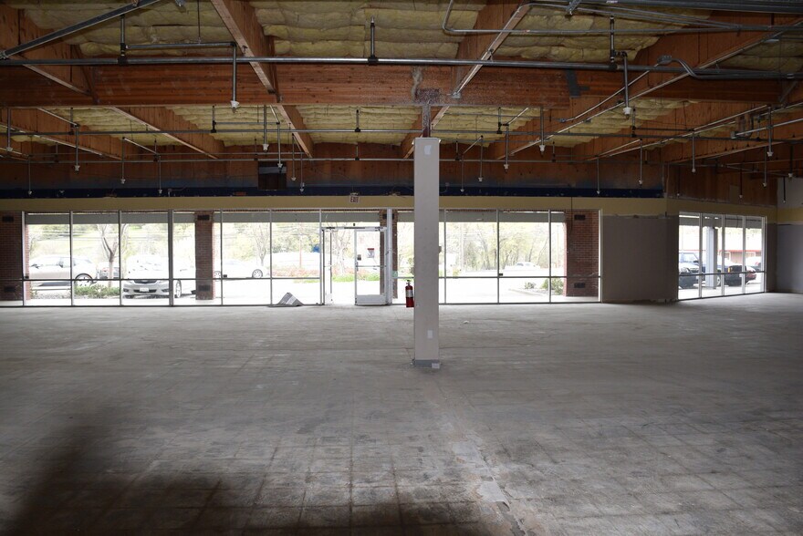 More Photos Of 384 Placerville Dr, Placerville Unknown For Lease