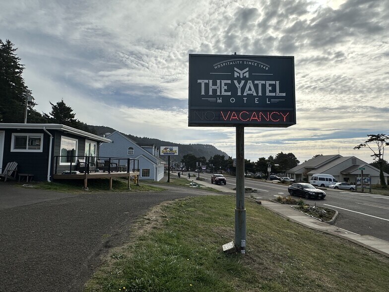 More Photos Of 640 Highway 101 N, Yachats Hotel For Sale