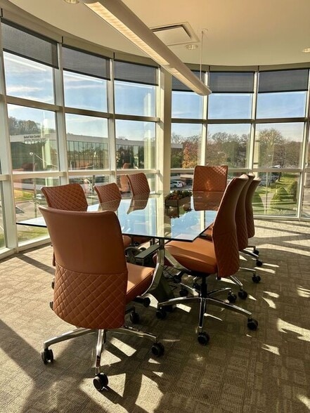 More Photos Of 4235 Hillsboro Pike, Nashville Office For Sale