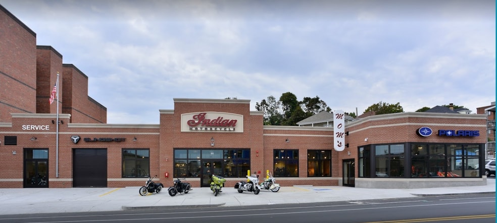 Primary Photo Of 184 Broadway, Revere General Retail For Sale