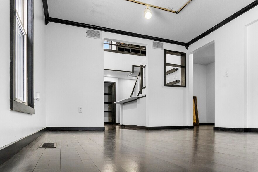 More Photos Of 17-19 Silver Ln, East Hartford Apartments For Sale